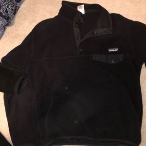Men’s black Patagonia pullover